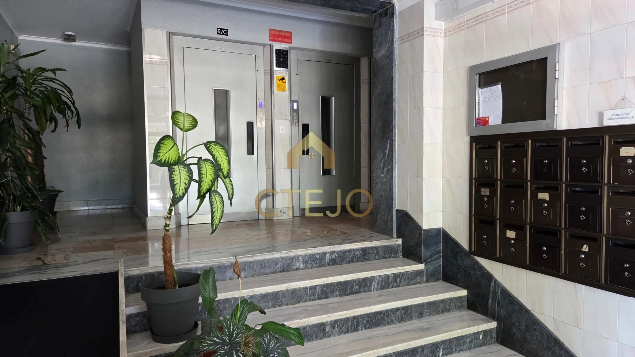 Apartamento T2 para Venda em Santa Iria de Azoia, São João da Talha e Bobadela Foto 40