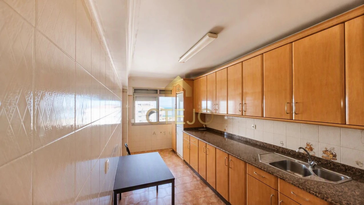 Apartamento T2 para Venda em Santa Iria de Azoia, São João da Talha e Bobadela Foto 3