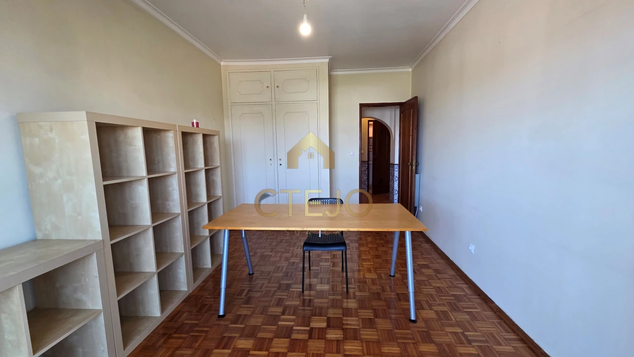Apartamento T2 para Venda em Santa Iria de Azoia, São João da Talha e Bobadela Foto 12