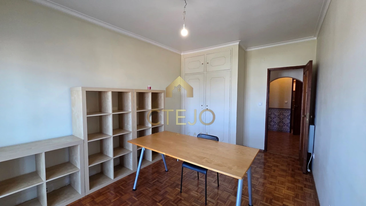 Apartamento T2 para Venda em Santa Iria de Azoia, São João da Talha e Bobadela Foto 11