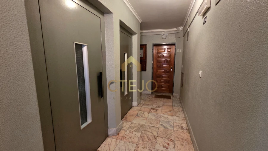 Apartamento T2 para Venda em Santa Iria de Azoia, São João da Talha e Bobadela Foto 34