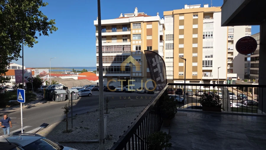 Apartamento T2 para Venda em Santa Iria de Azoia, São João da Talha e Bobadela Foto 42