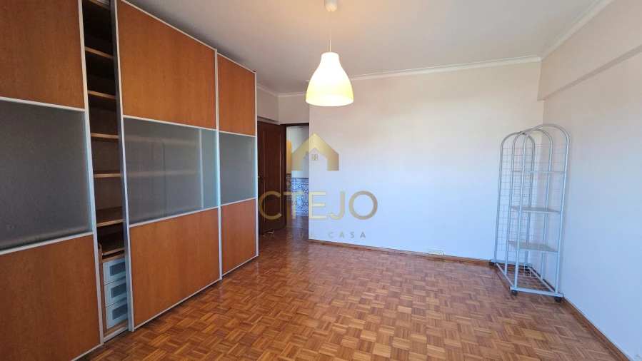 Apartamento T2 para Venda em Santa Iria de Azoia, São João da Talha e Bobadela Foto 15