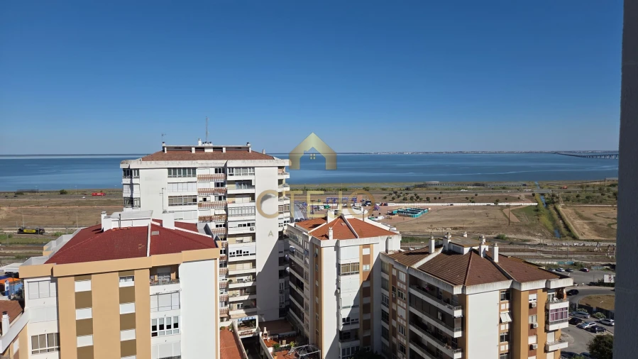 Apartamento T2 para Venda em Santa Iria de Azoia, São João da Talha e Bobadela Foto 32