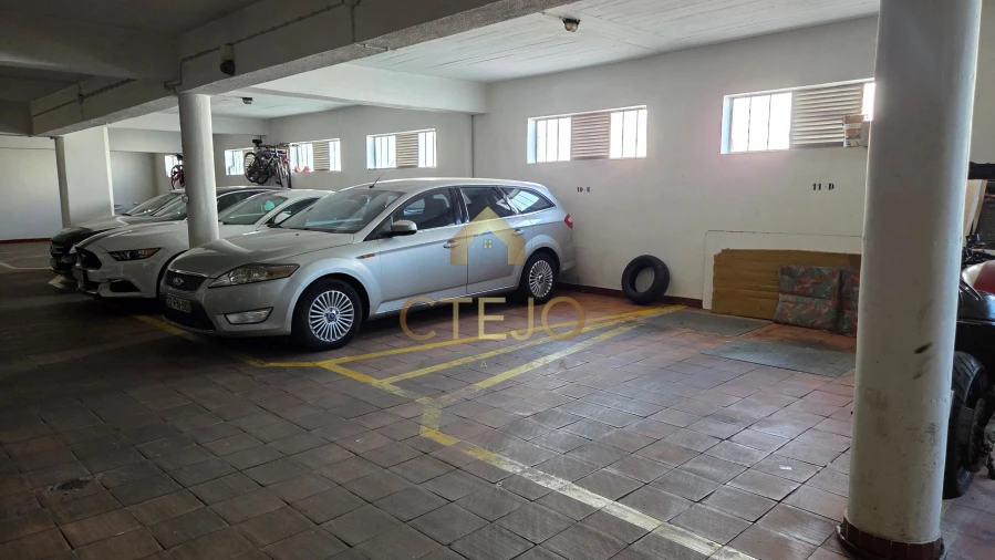 Apartamento T2 para Venda em Santa Iria de Azoia, São João da Talha e Bobadela Foto 35