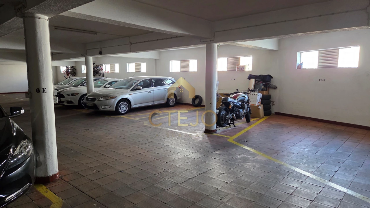 Apartamento T2 para Venda em Santa Iria de Azoia, São João da Talha e Bobadela Foto 37