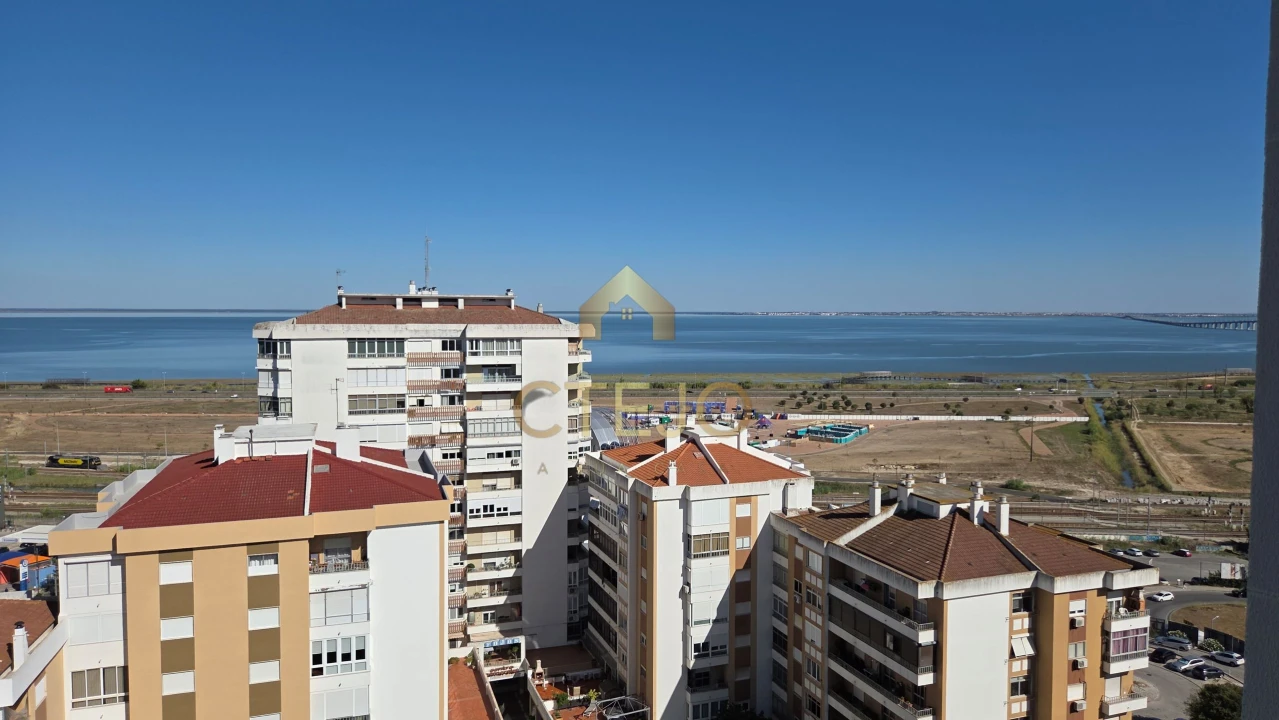 Apartamento T2 para Venda em Santa Iria de Azoia, São João da Talha e Bobadela Foto 31