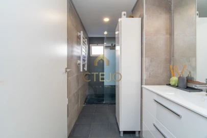 Apartamento T3 para Venda em Olivais