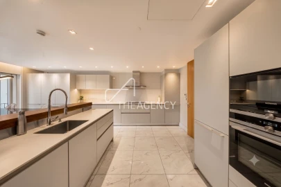 Apartamento T6 para Venda em Santo António