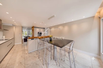 Apartamento T6 para Venda em Santo António