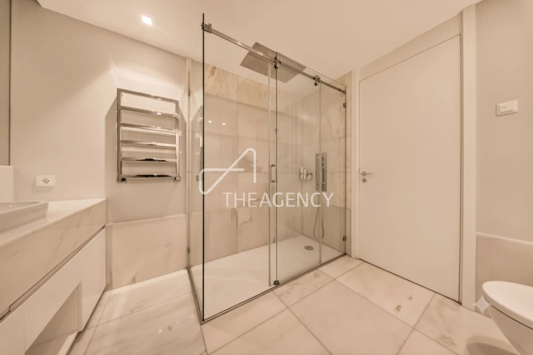 Apartamento T6 para Venda em Santo António Foto 31