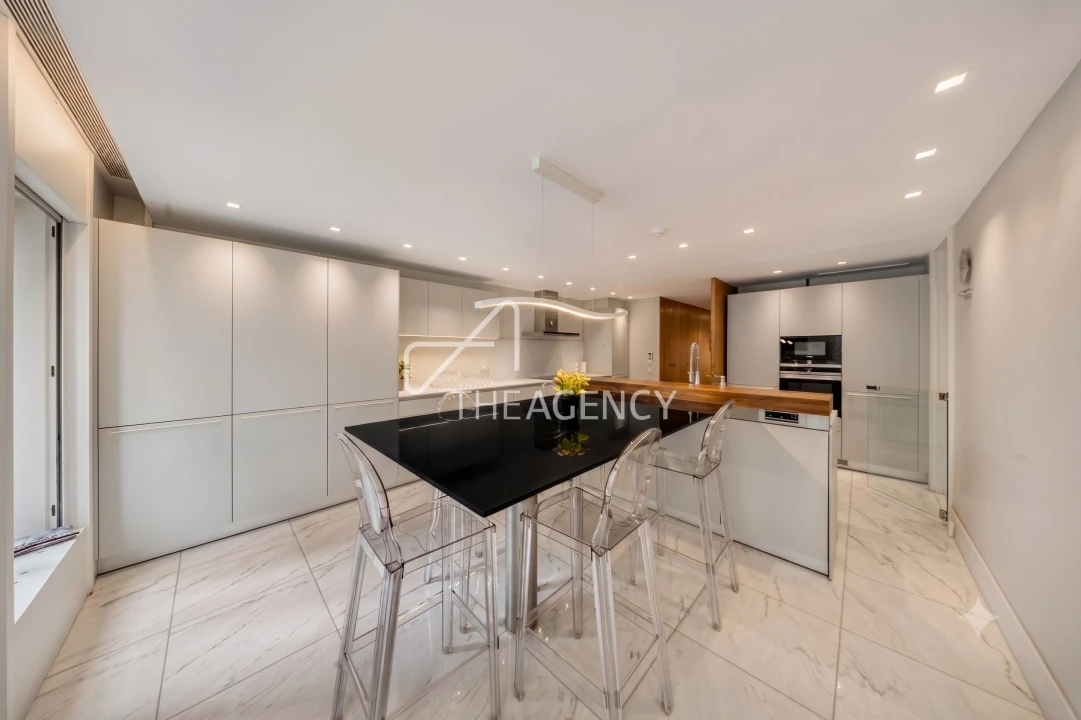 Apartamento T6 para Venda em Santo António Foto 19