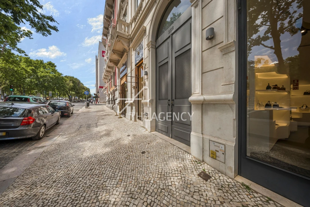 Apartamento T6 para Venda em Santo António Foto 41