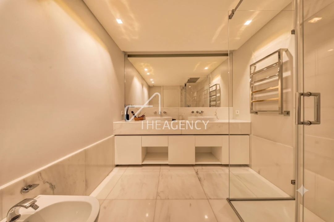 Apartamento T6 para Venda em Santo António Foto 30