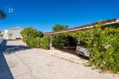 Moradia T6 para Venda em Silves