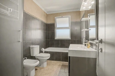 Moradia T6 para Venda em Silves