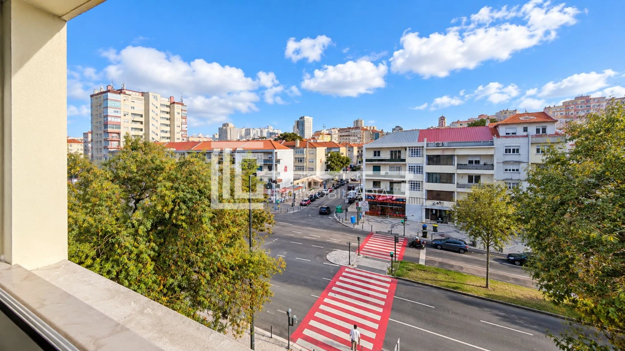 Apartamento T3 para Venda em Alvalade Foto 19