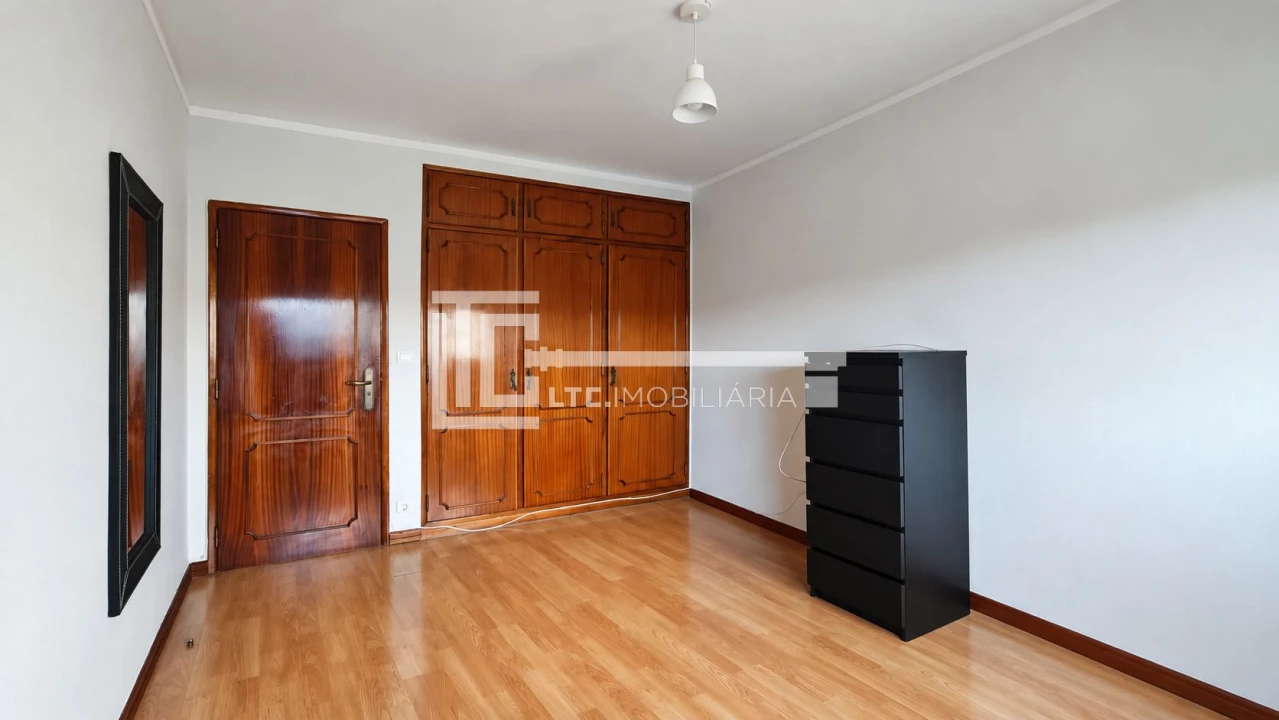 Apartamento T3 para Venda em Alvalade Foto 15