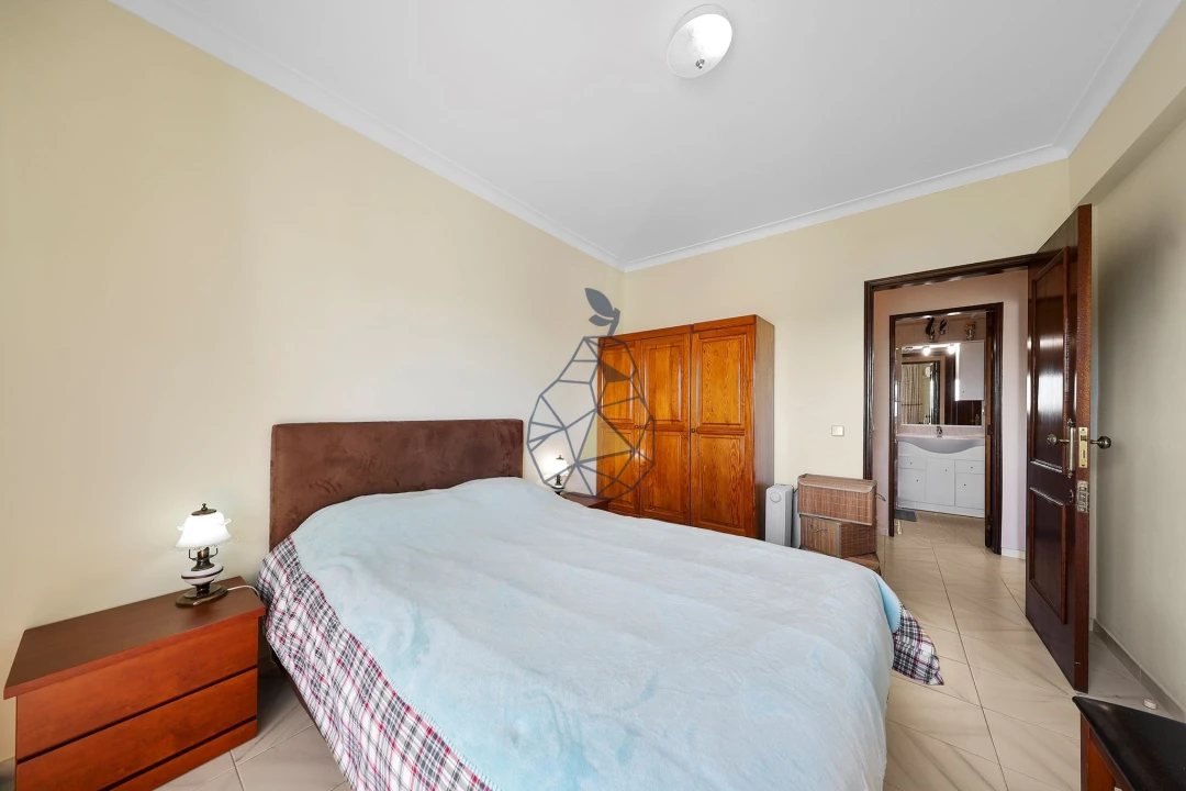 Apartamento T2 para Venda em Portimão Foto 18