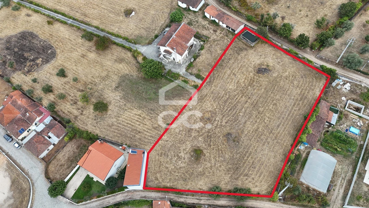 Terreno para Venda em Vilar de Nantes Foto 4