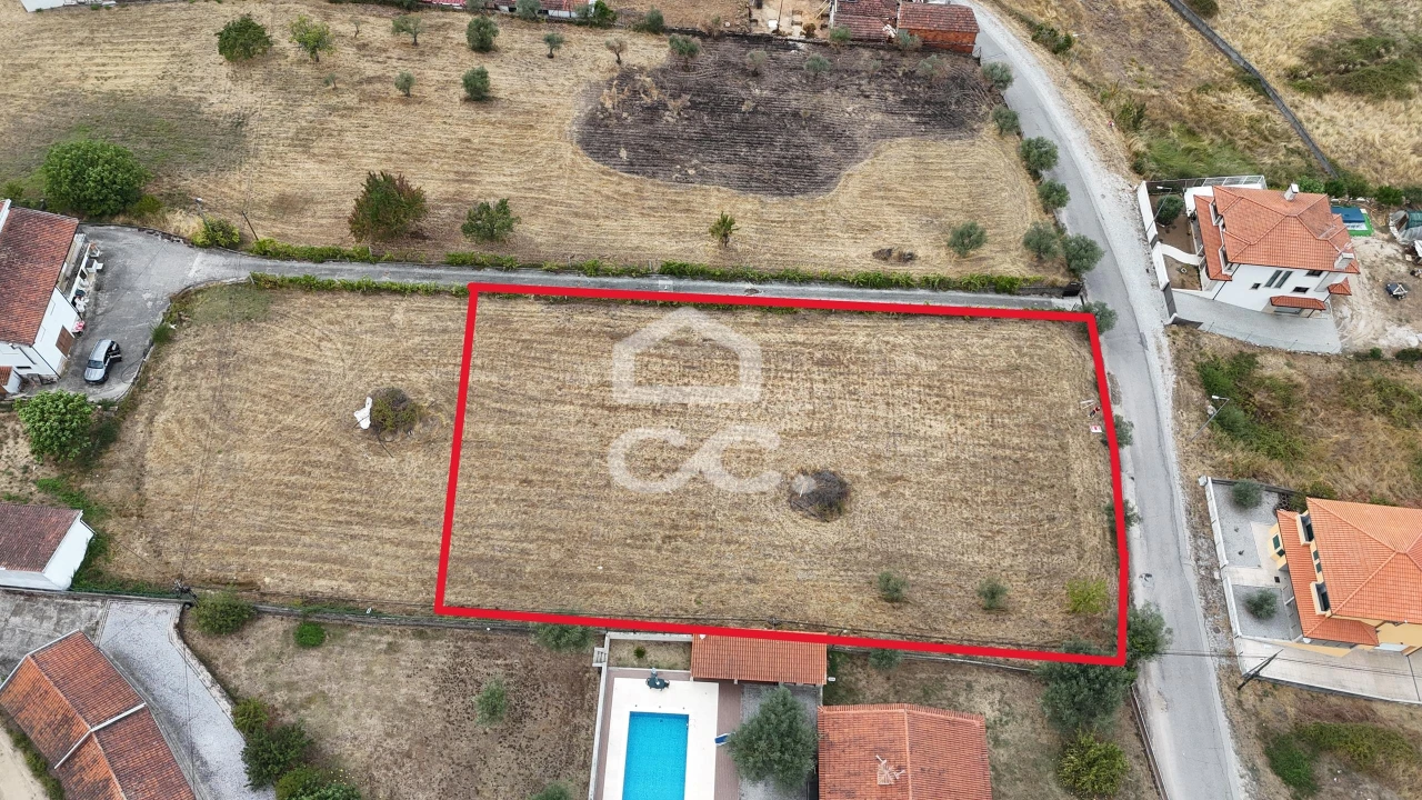 Terreno para Venda em Vilar de Nantes Foto 4