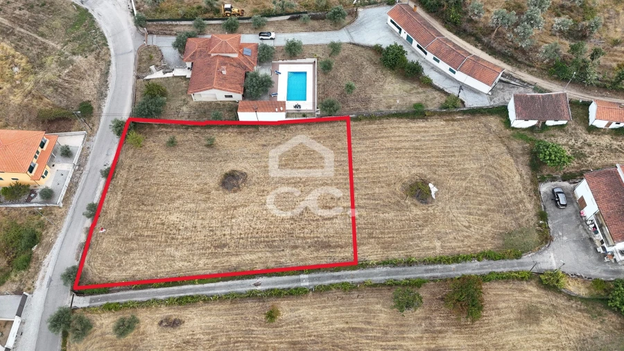 Terreno para Venda em Vilar de Nantes Foto 2