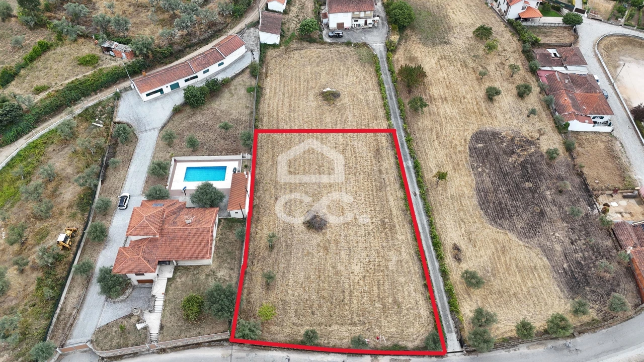 Terreno para Venda em Vilar de Nantes Foto 3