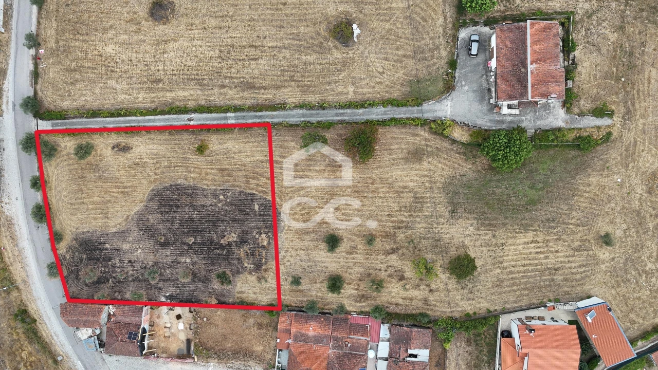Terreno para Venda em Vilar de Nantes Foto 2