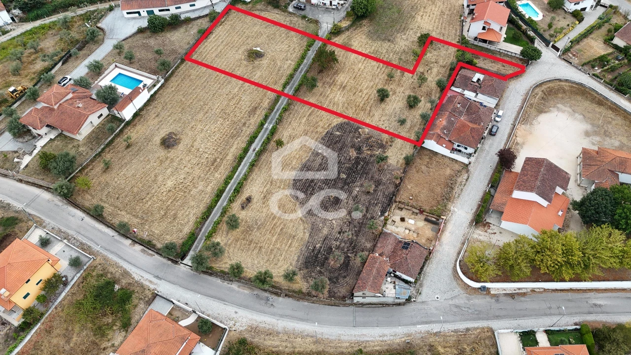Terreno para Venda em Vilar de Nantes Foto 2