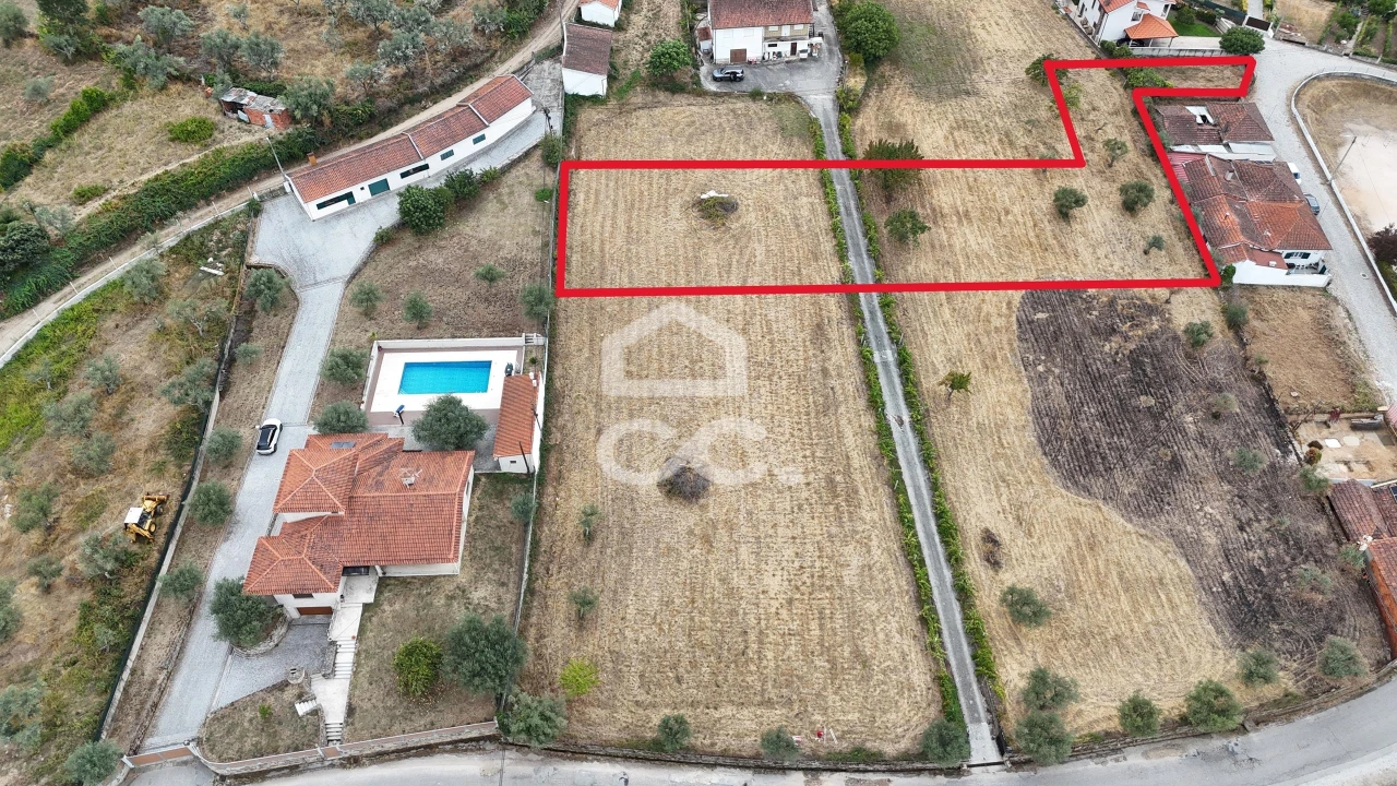 Terreno para Venda em Vilar de Nantes Foto 4