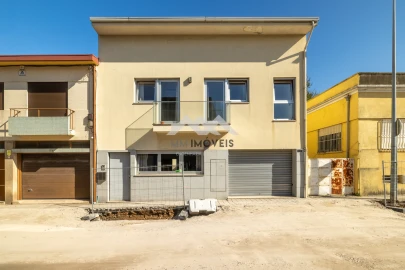 Moradia T4 para Venda em Paranhos