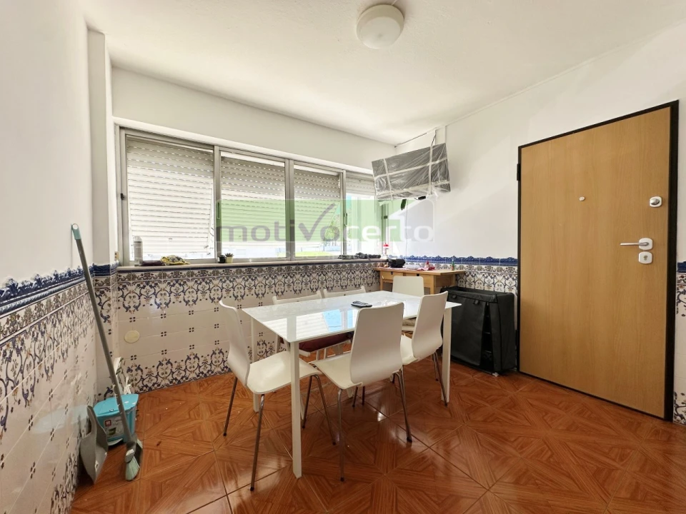 Apartamento T5 para Venda em Marvila Foto 4