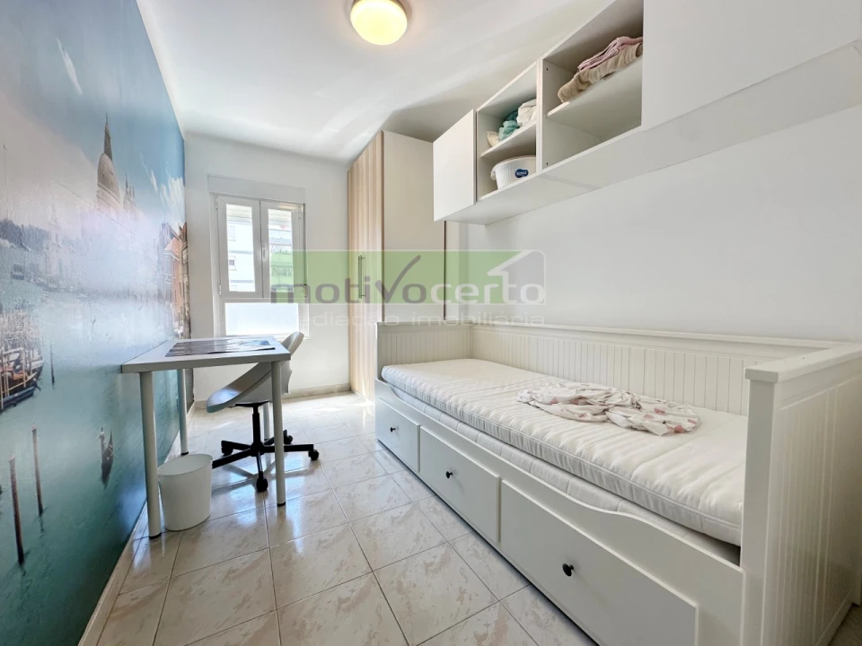 Apartamento T5 para Venda em Marvila Foto 11