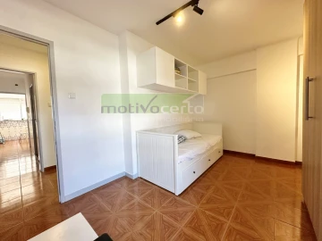 Apartamento T5 para Venda em Marvila