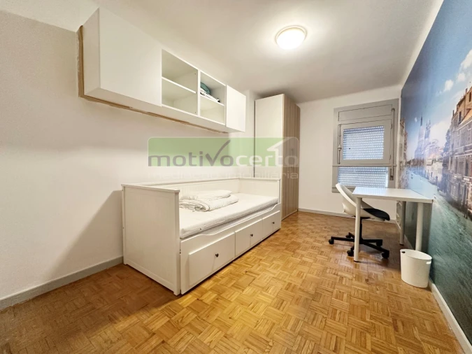 Apartamento T5 para Venda em Marvila Foto 9