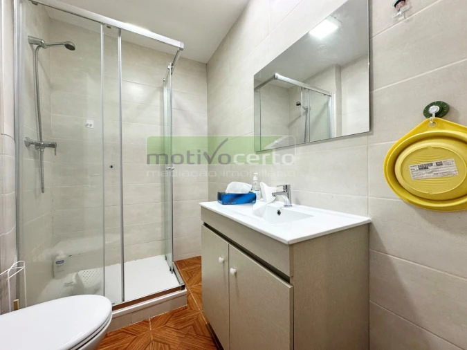 Apartamento T5 para Venda em Marvila Foto 12
