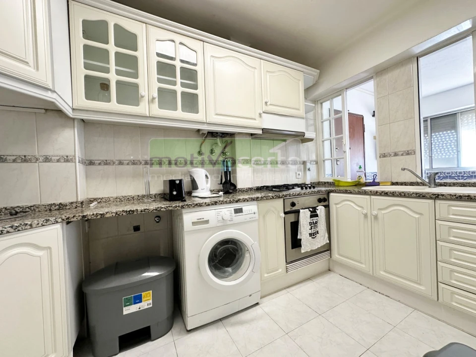 Apartamento T4 para Venda em Marvila Foto 1