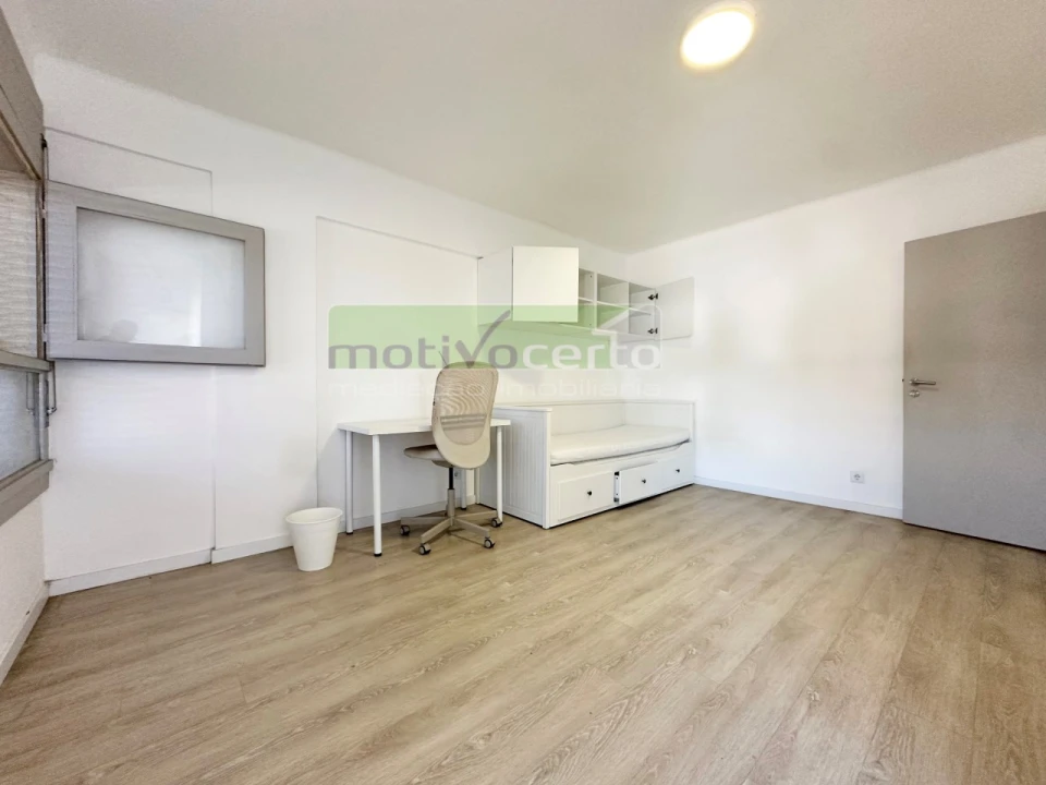 Apartamento T4 para Venda em Marvila Foto 6