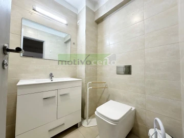 Apartamento T4 para Venda em Marvila