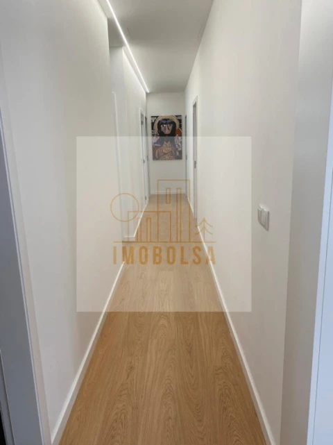 Apartamento T4 para Venda em Vila Nova de Famalicão e Calendário