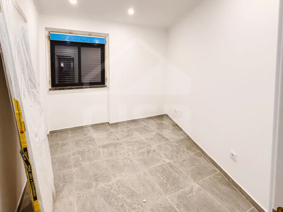 Apartamento T3 para Venda em Benavente Foto 2