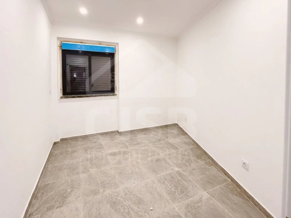 Apartamento T3 para Venda em Benavente Foto 4