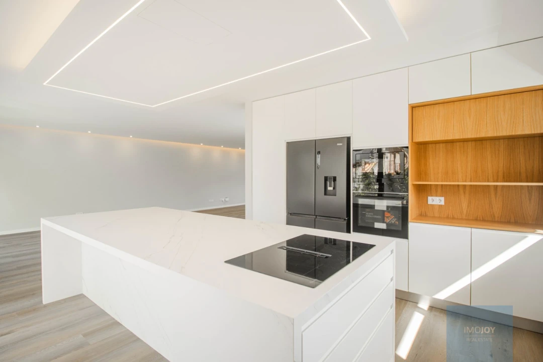 Moradia T5 para Venda em Carcavelos e Parede Foto 10