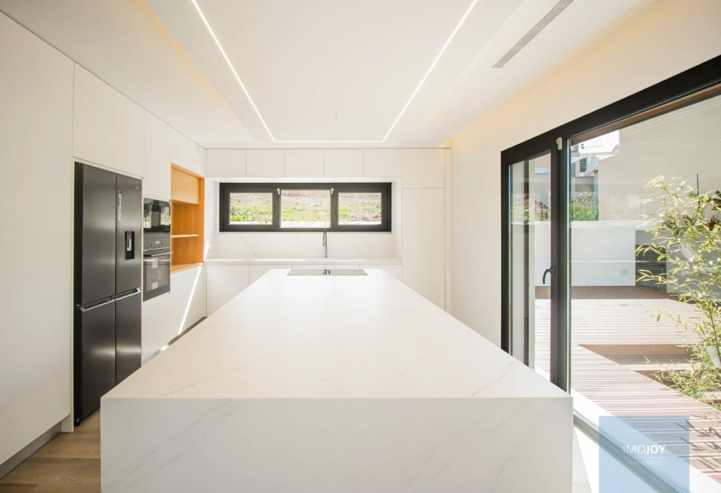 Moradia T5 para Venda em Carcavelos e Parede Foto 11