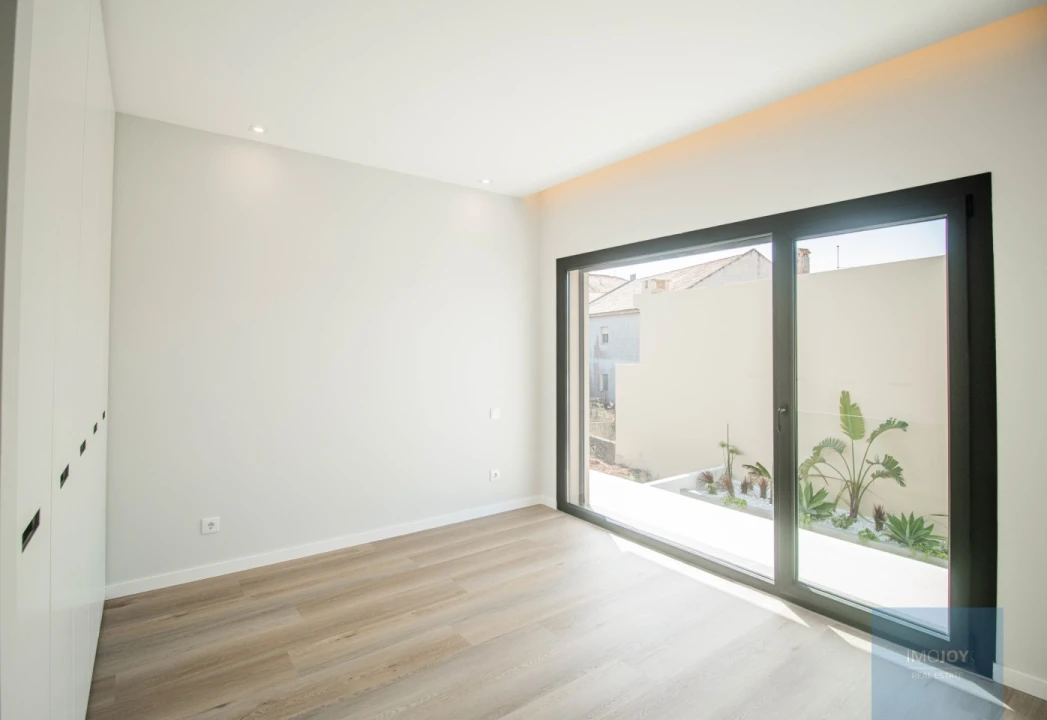 Moradia T5 para Venda em Carcavelos e Parede Foto 13