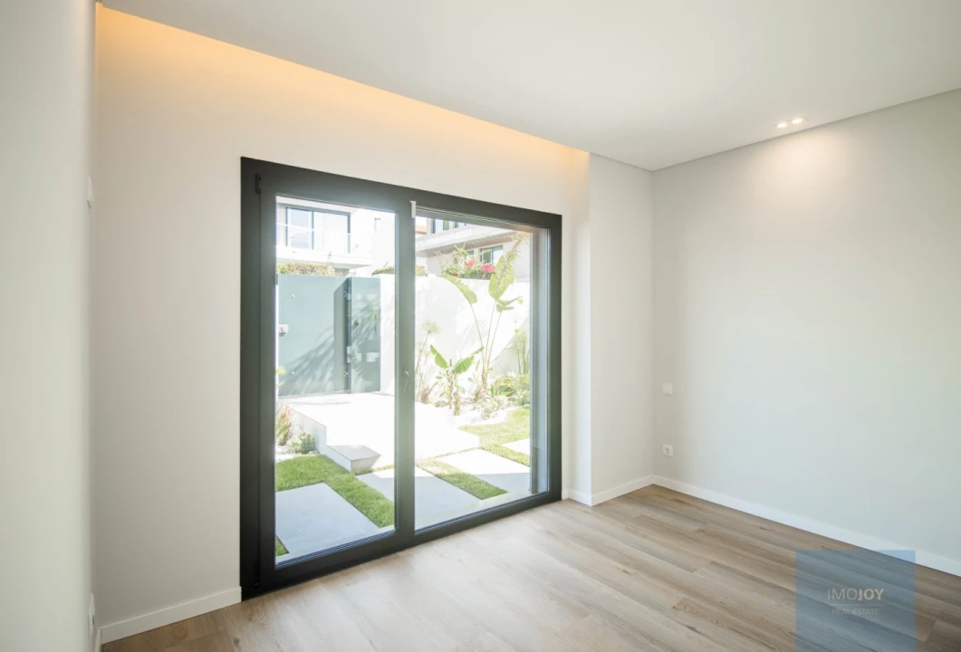 Moradia T5 para Venda em Carcavelos e Parede Foto 24