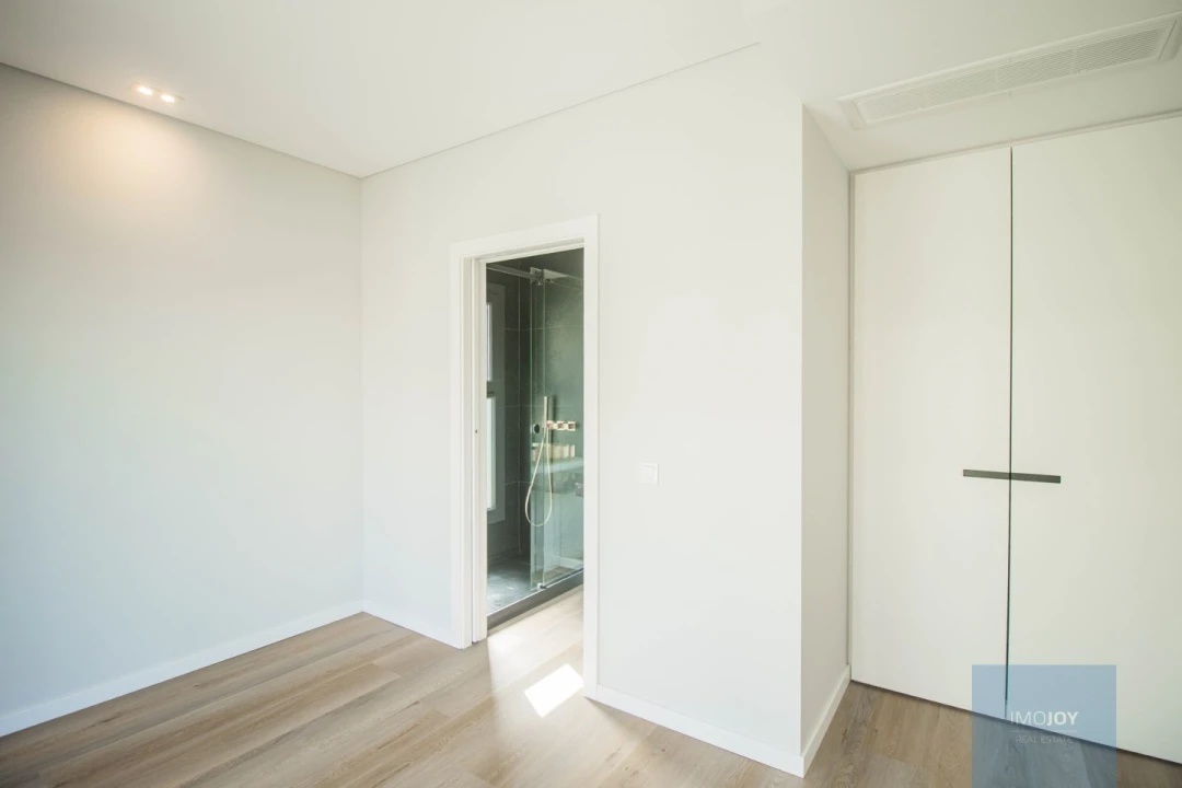 Moradia T5 para Venda em Carcavelos e Parede Foto 25