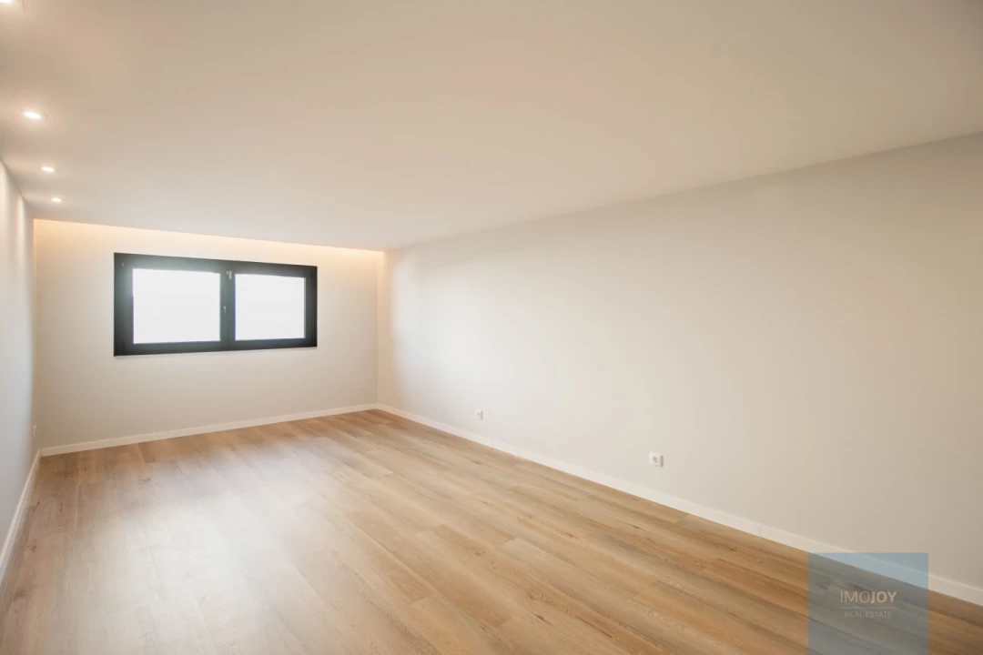 Moradia T5 para Venda em Carcavelos e Parede Foto 29