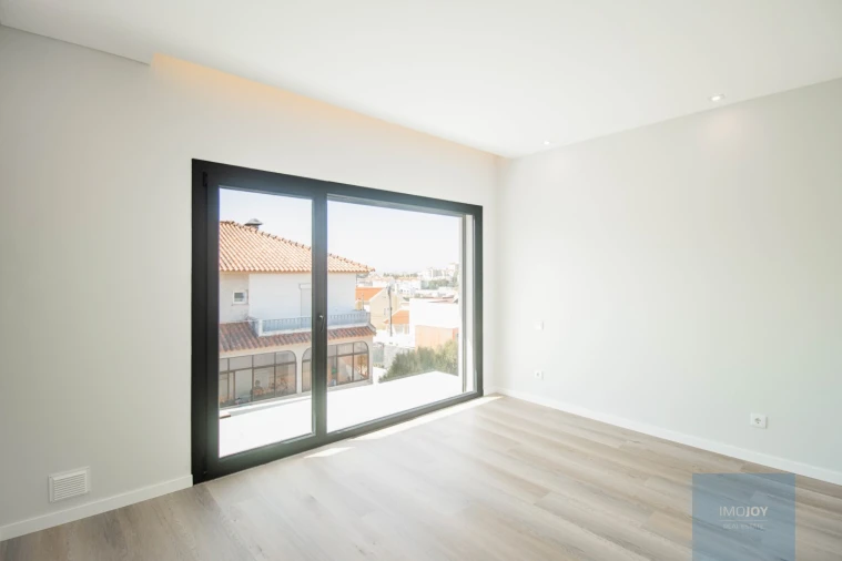 Moradia T5 para Venda em Carcavelos e Parede Foto 15