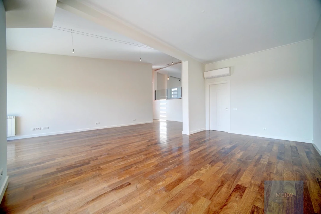 Moradia T4 para Venda em Alcabideche Foto 17